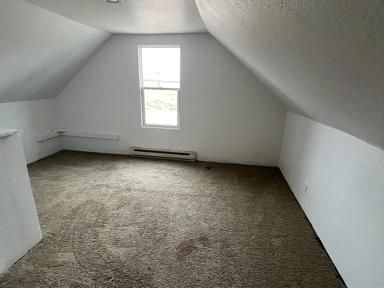 620 Hospital Rd — Photo 17