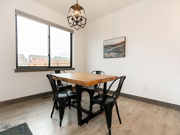 4th image of 1082 Cassandra Ln