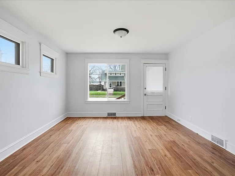 316 Harrison Ave — Photo 9