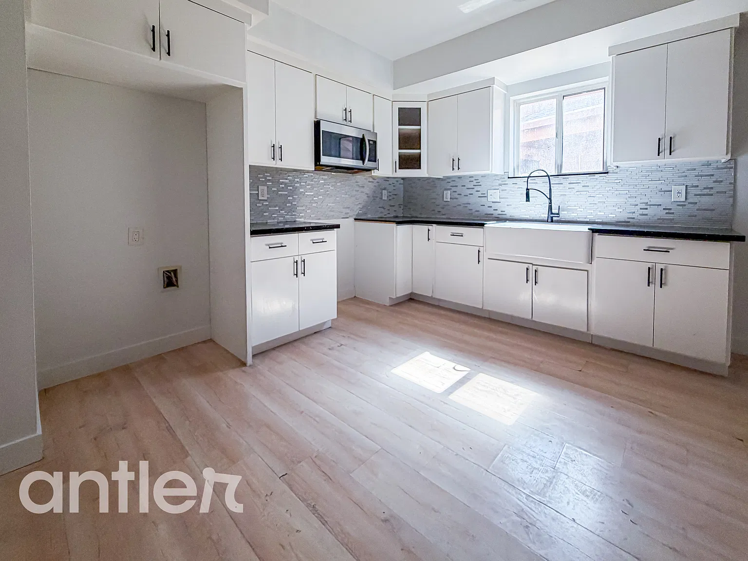 6 bed, $4,950 — Photo 2