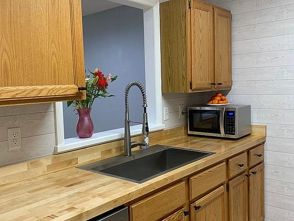 3rd image of 97 Forest Oaks Dr