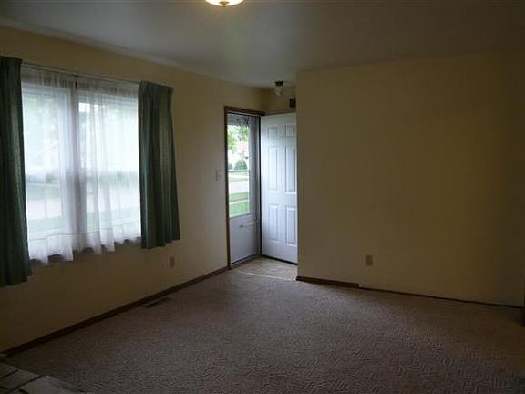 2nd image of 920 Westgate Dr