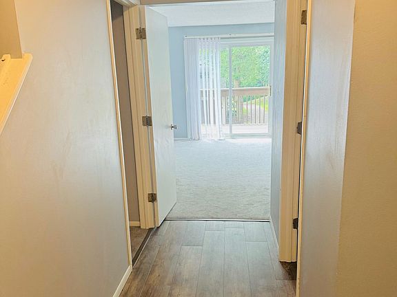3rd image of 14 River Woods Ln