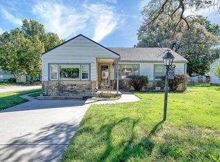 1702 S Green Acres Dr, Wichita, KS 67218