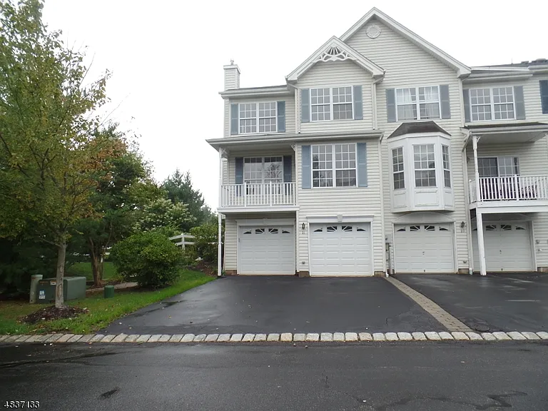 21 Haddenford Dr — Photo 1
