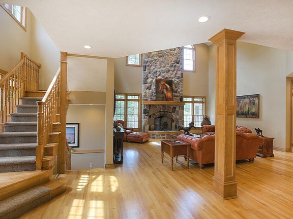 4th image of 7145 Chanterelle Ct NE