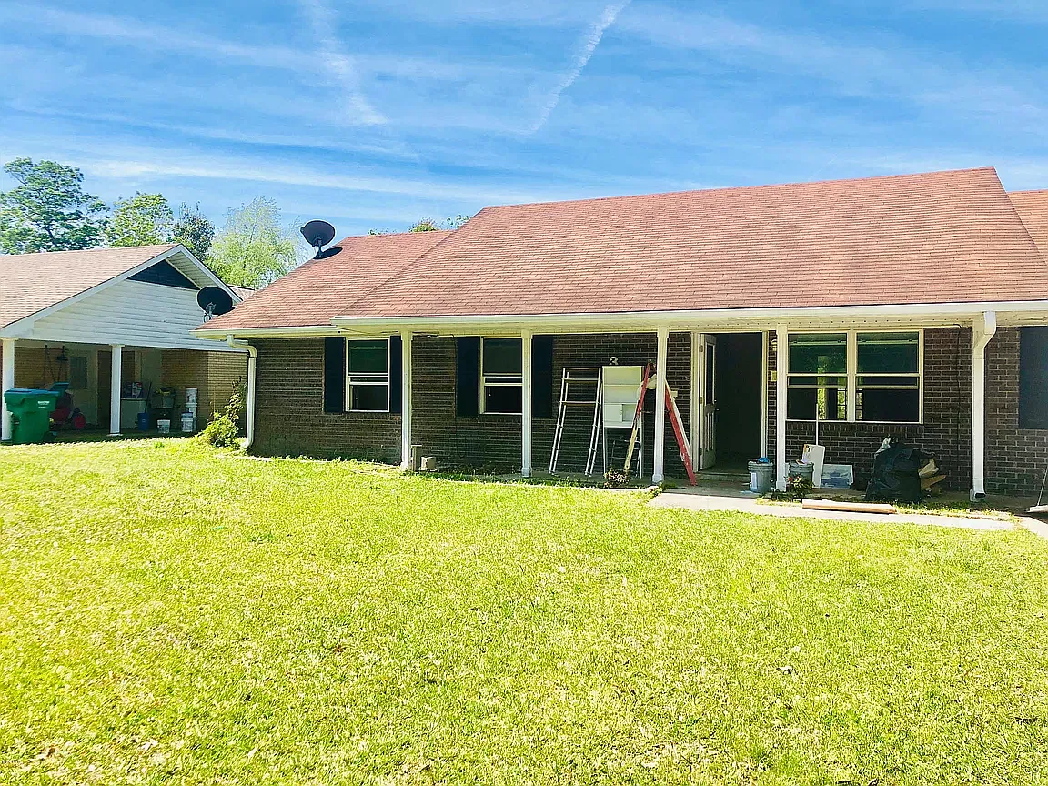 4 bed, 1374 sqft, $1,800 — Photo 1