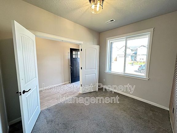 5th image of 7237 SE Berg Dr