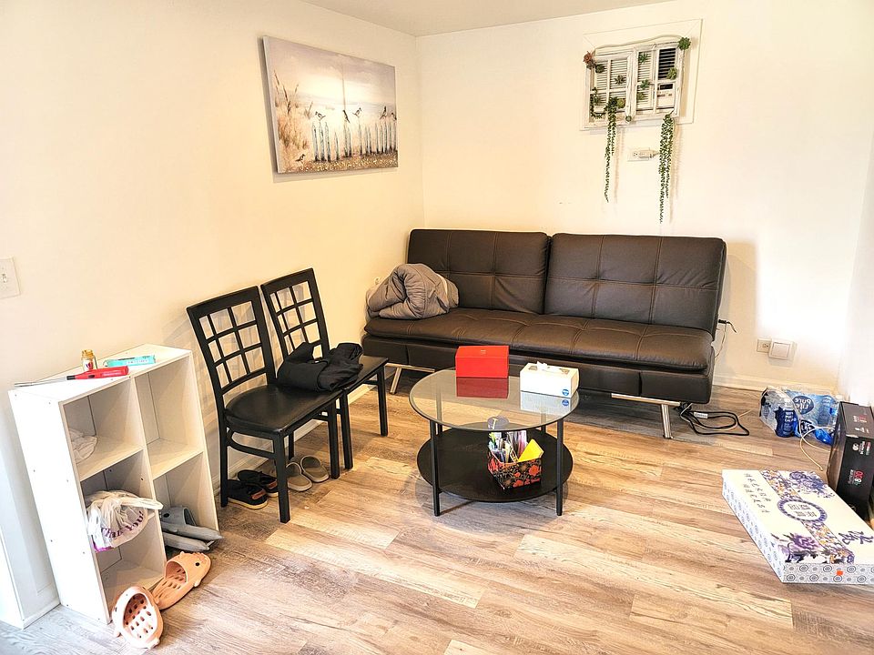 1st image of 3430 S Emerald Ave #1R