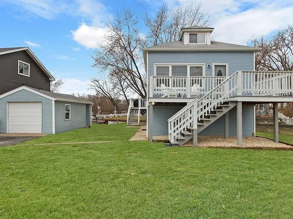 42066 N Lotus Ave, Antioch, IL 60002