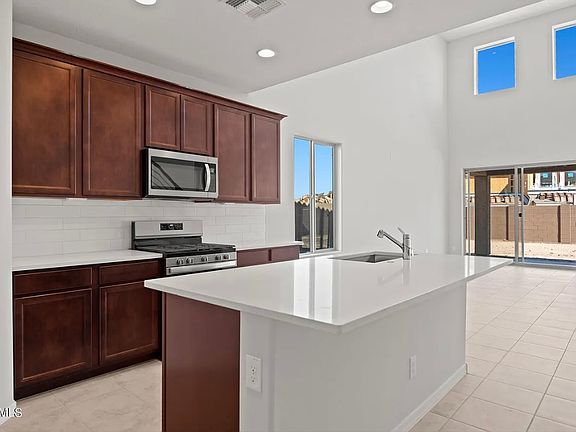 5th image of 32325 N Vernal Ln #1