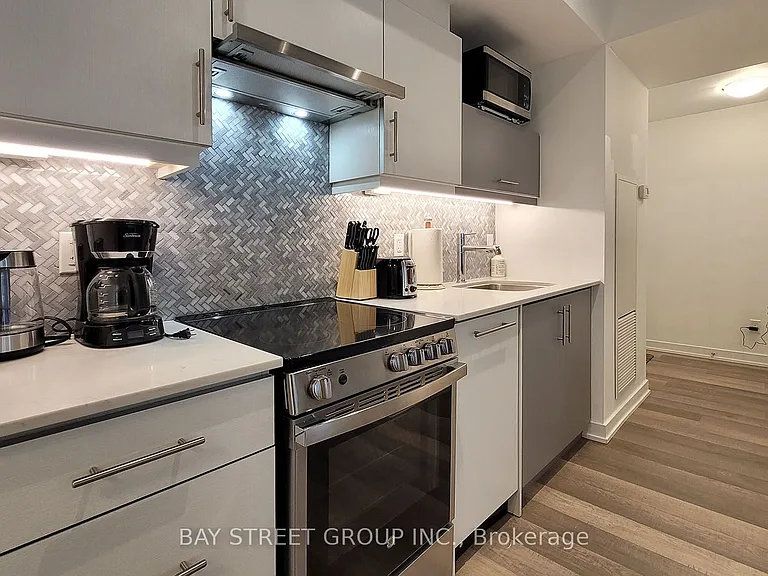 181 Huron St #204 — Photo 3