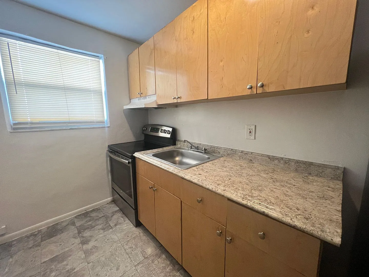 Modern Comfort: Newly Updated 2BR/1BA, Vinyl Tile Flooring, Spacious Living, Near Downtown Miami! — Photo 4