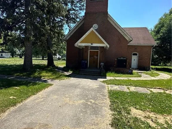 106 S West St, Craig, MO 64437