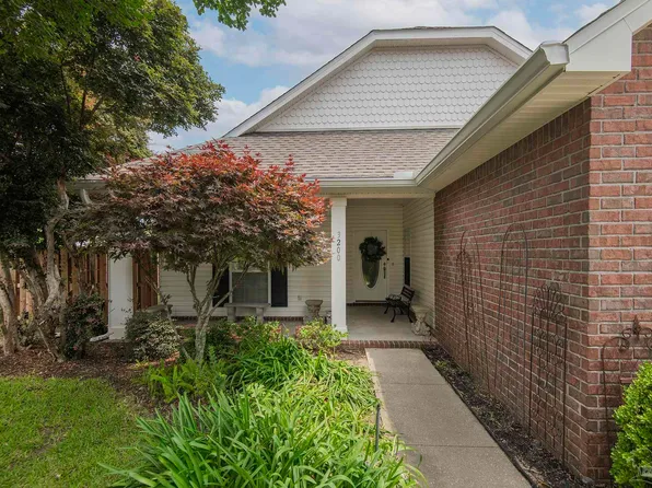3200 Silverleaf Dr, Pensacola, FL 32504