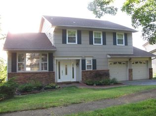 21 Molinari Dr, Wanaque, NJ 07465