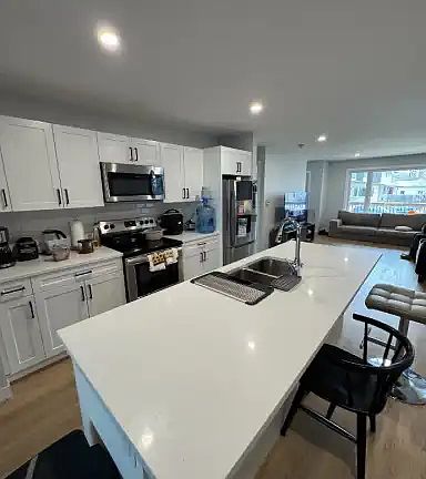 2nd image of 462 Rosedale Ave #1B