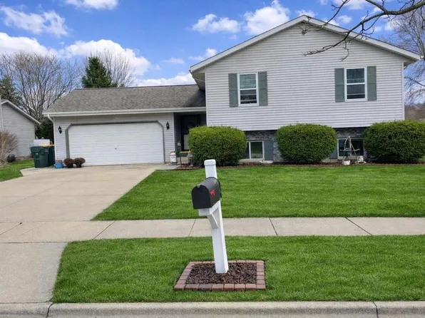 1325 South Indiana AVENUE, West Bend, WI 53095