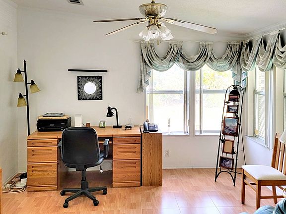 5th image of 281 Lake Dr