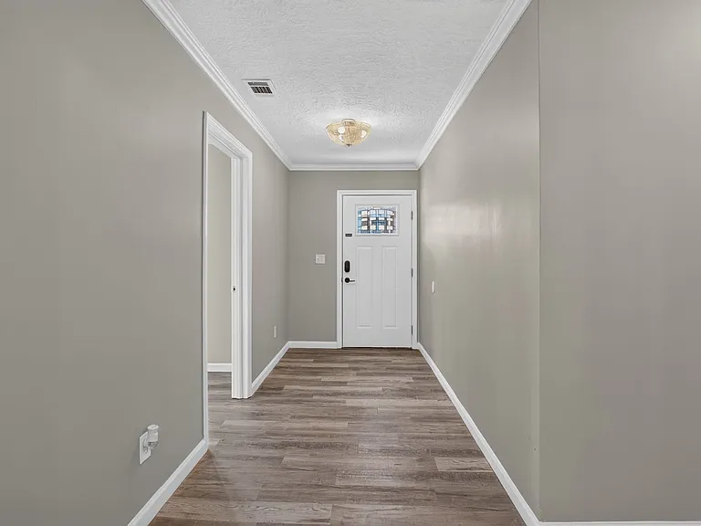 3320 Hillis Rd — Photo 3