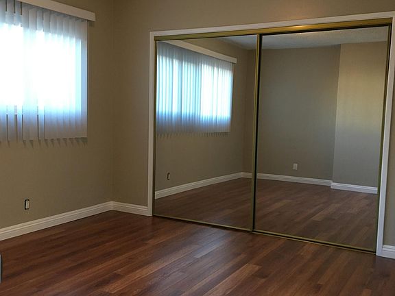5th image of 936 W Huntington Dr APT F