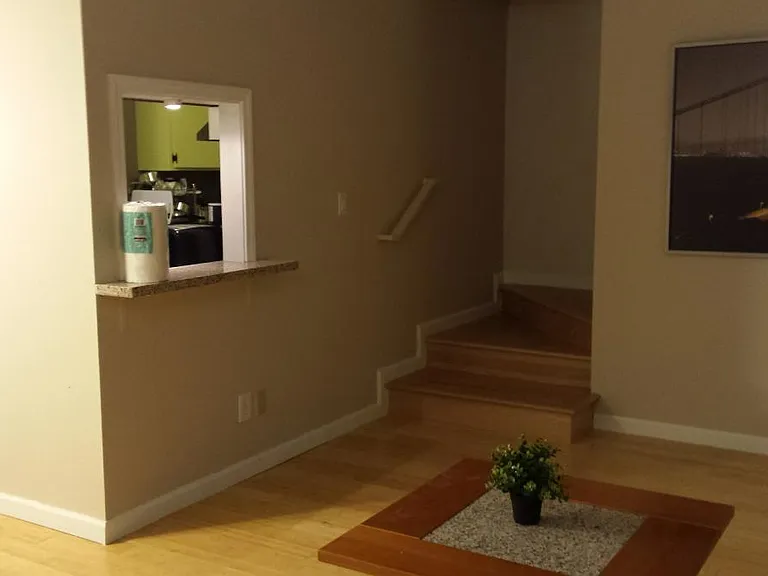 stair case lead to 2nd floor