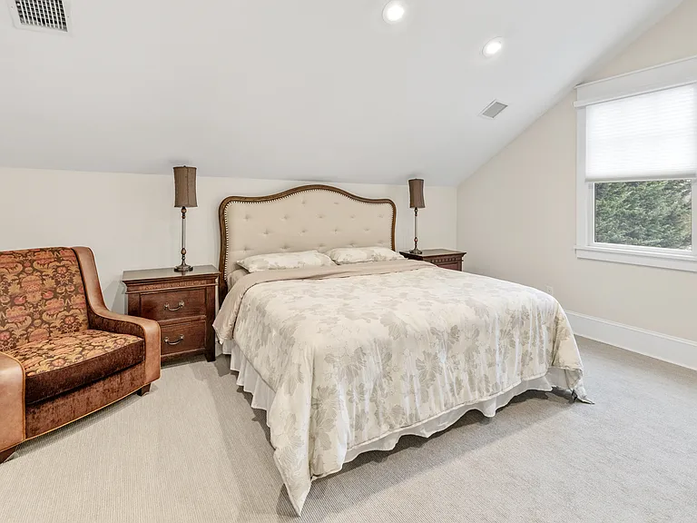 Juniper Ln — Photo 17