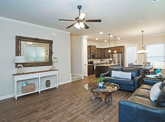 3rd image of 323 Featherstone Trl