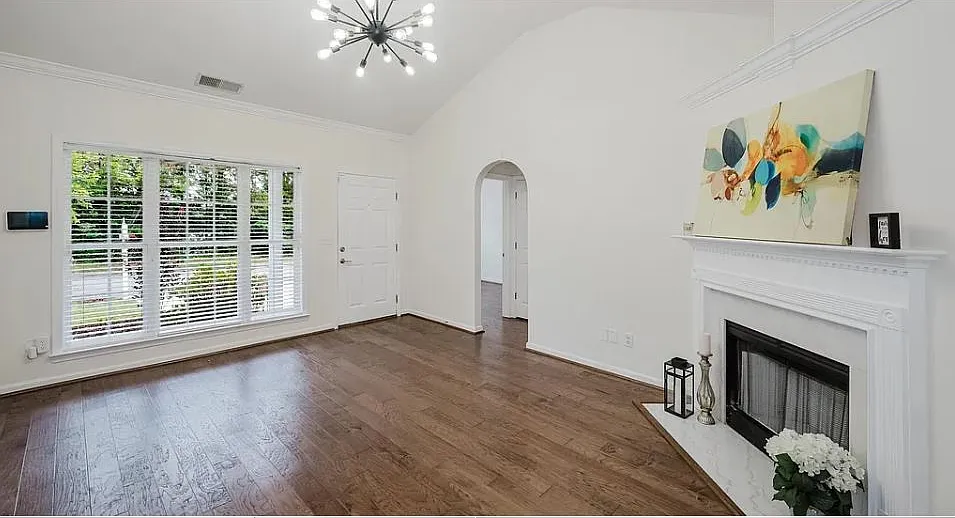2 bed, 1251 sqft, $1,750 — Photo 3