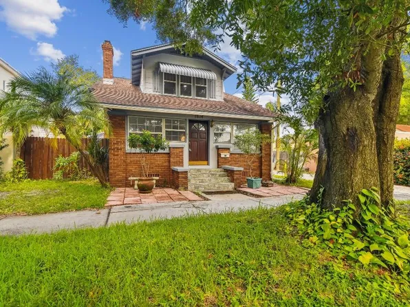 1814 Bay St NE, Saint Petersburg, FL 33704