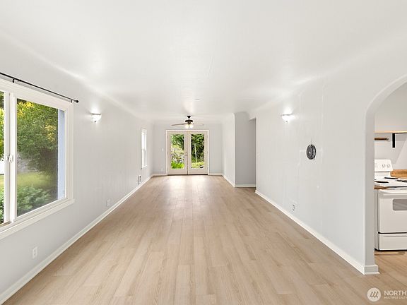 3rd image of 11513 Jovita Blvd E