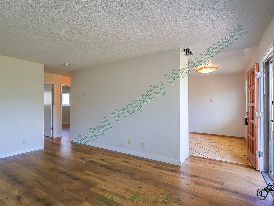 1st image of 978 Westlynn Way APT 3