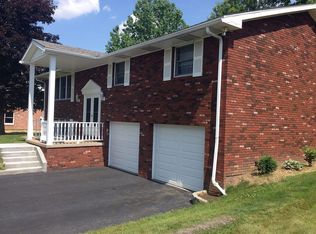 127 Brennburn Ln, Aliquippa, PA 15001