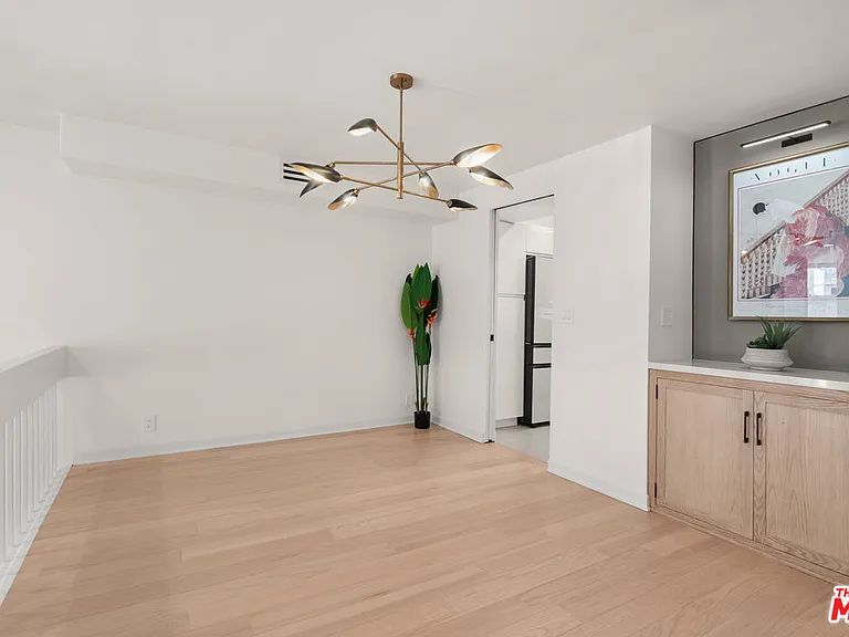 9509 W Olympic Blvd — Photo 14