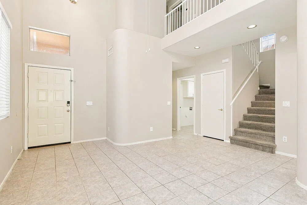 3 bed, 2.5 bath, 1559 sqft, $2,310 — Photo 4