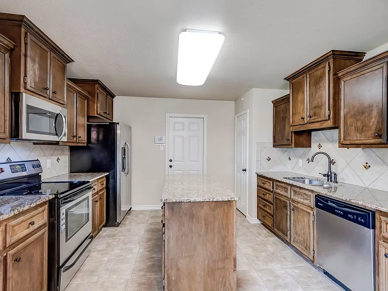 2405 Coy Dr — Photo 13
