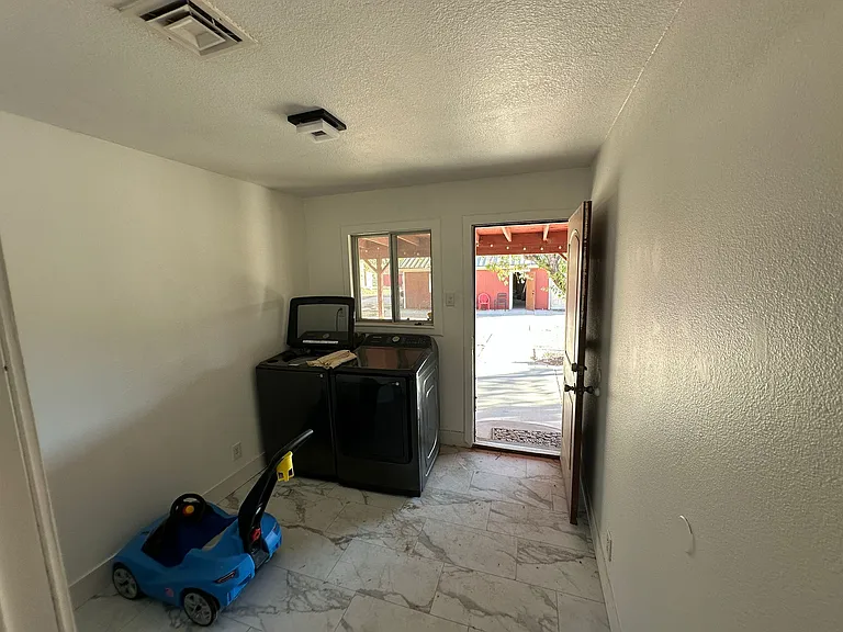 2025 Whipple Ave — Photo 37