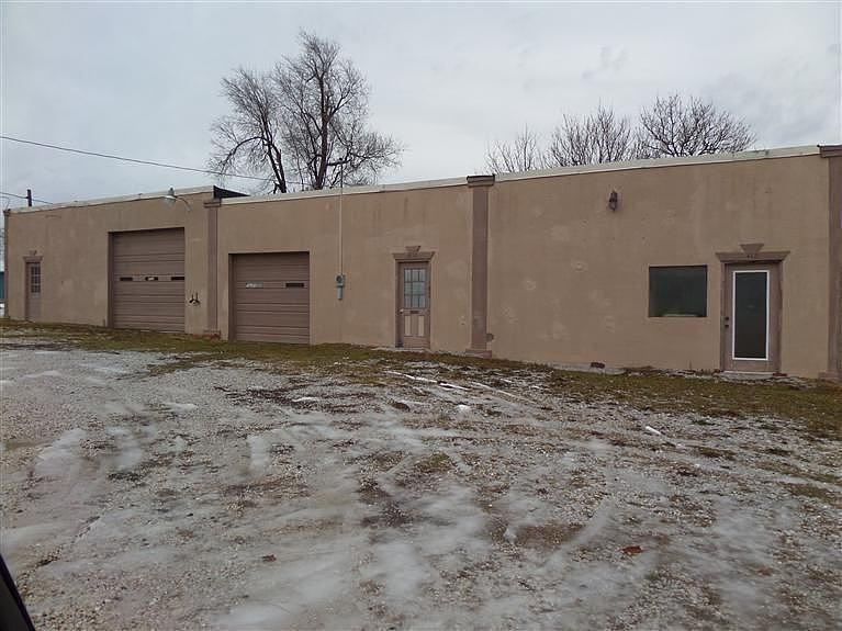 2nd image of 408 S Main St