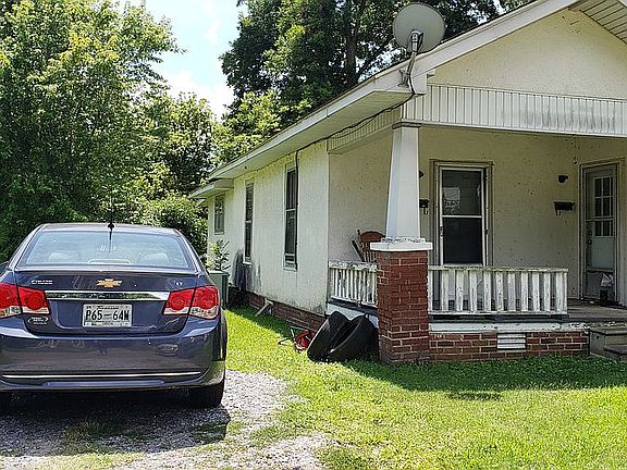 3rd image of 815 E Todd St