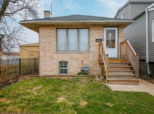 7640 W 64th St, Summit, IL 60501