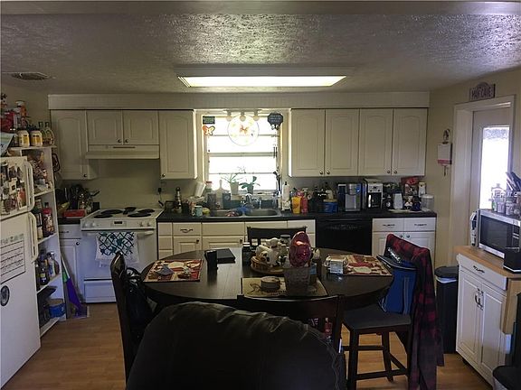 2nd image of 2090 Bradley Dr