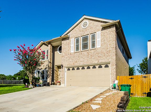 2nd image of 8103 Cantura Mls