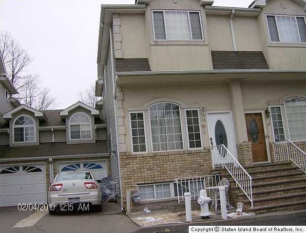 1st image of 22 Crabtree Ln