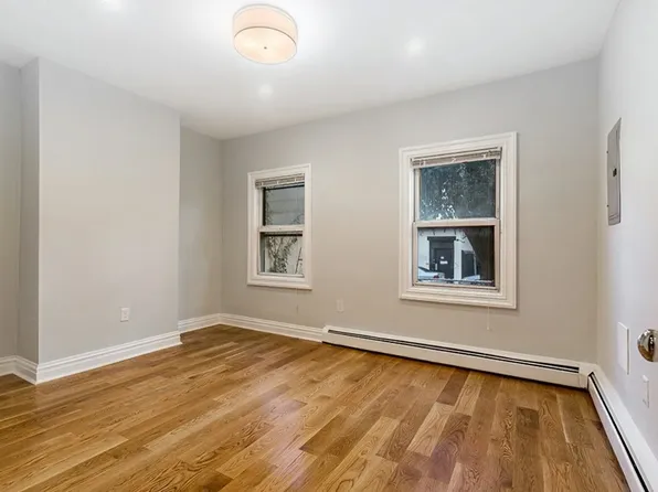 194 Hopkins Avenue image 13 of 21