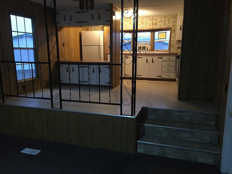 Kitchen & Dining