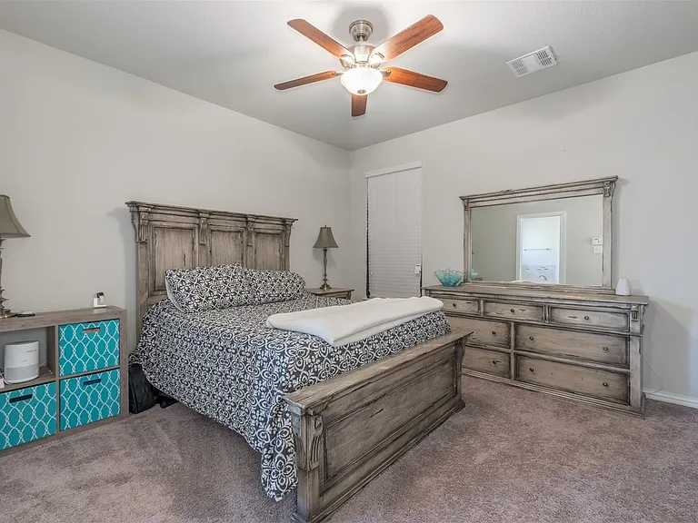 717 Seabourne Dr — Photo 15