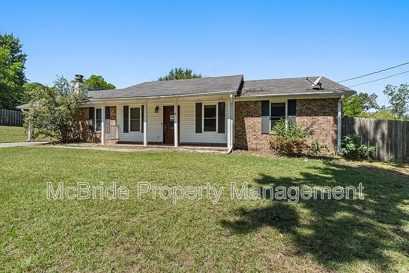 3 bed, 2.0 bath, 1377 sqft, $1,750 — Photo 2