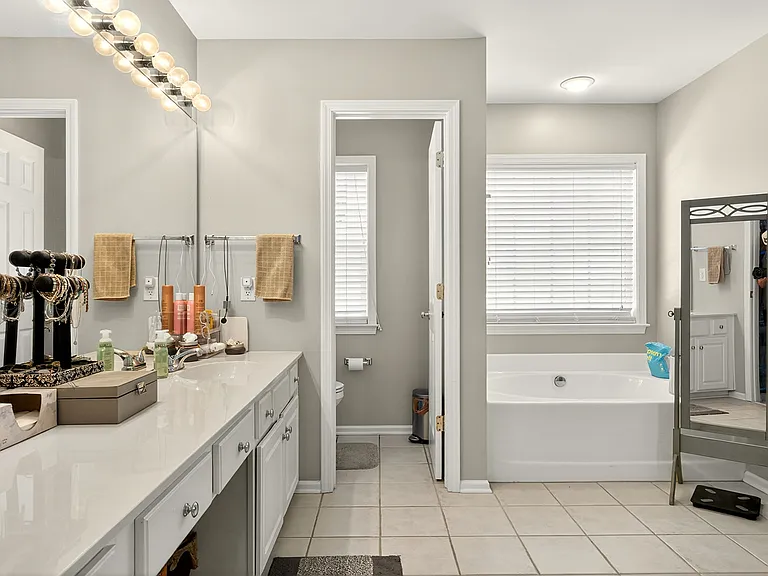 9538 Oswald Ln — Photo 23