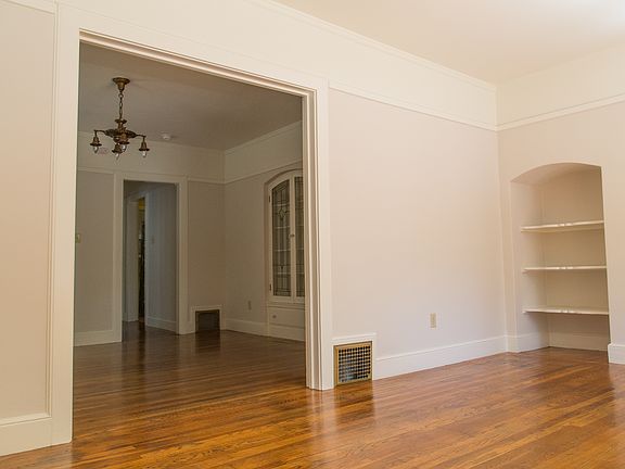 3rd image of 1614 24th St APT A