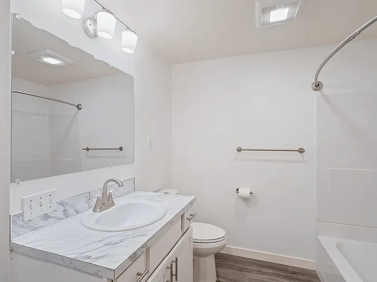 Glen Ridge | Bathroom